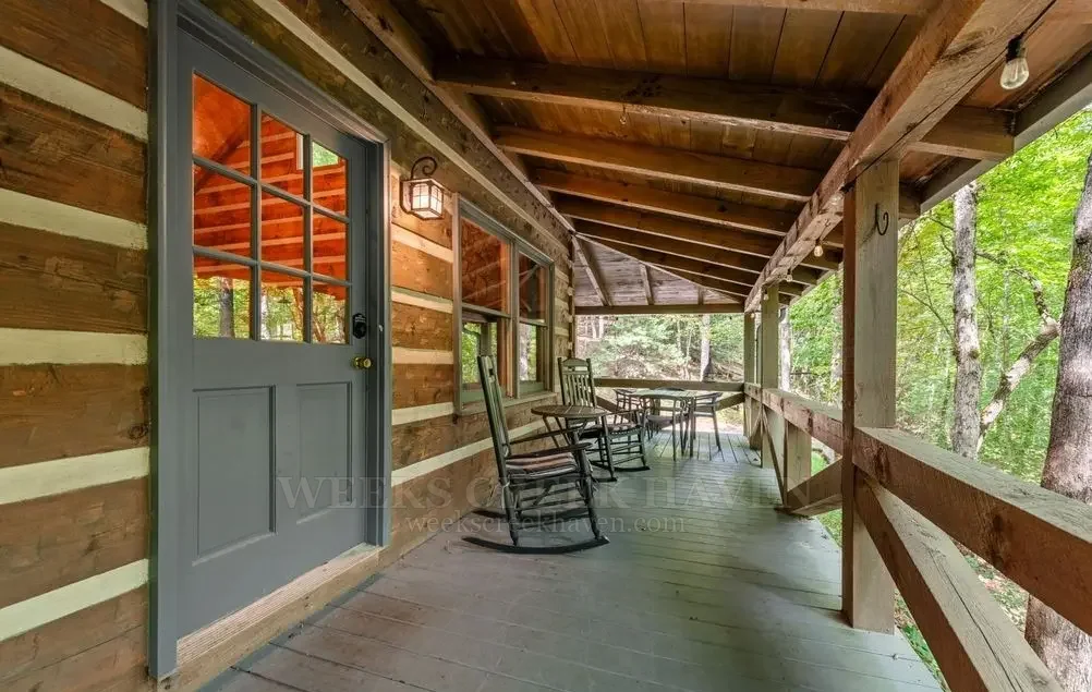 Front porch seating at Weeks Creek Haven