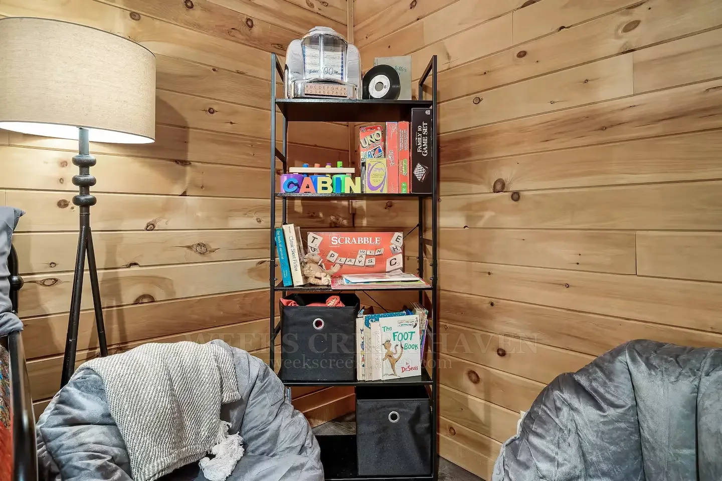 Games and toys at the cabin